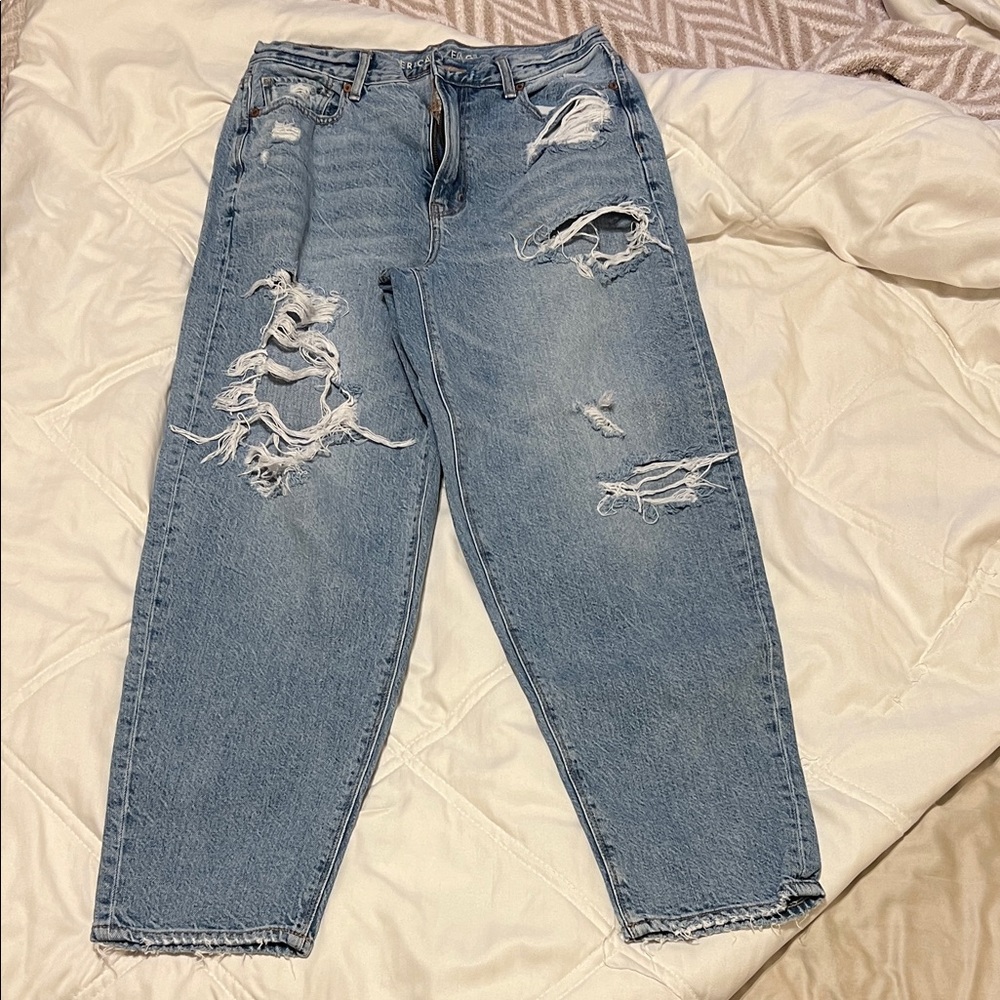 American Eagle Outfitters Light Blue Distressed Boyfriend Jeans